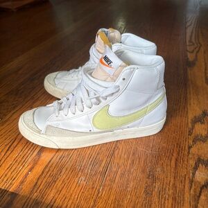 Nike w blazer mid'77 high top sneaker